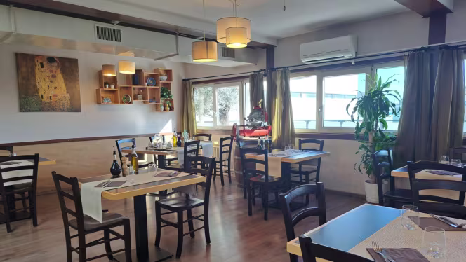 Au Premier Étage - 1