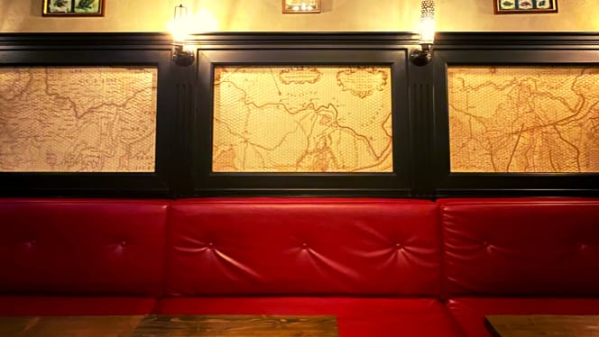 Squisio Cocktails & Burgers - 3