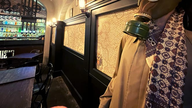 Squisio Cocktails & Burgers - 5