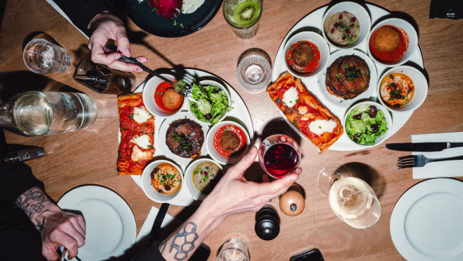 MOB HOTEL Restaurant - 0