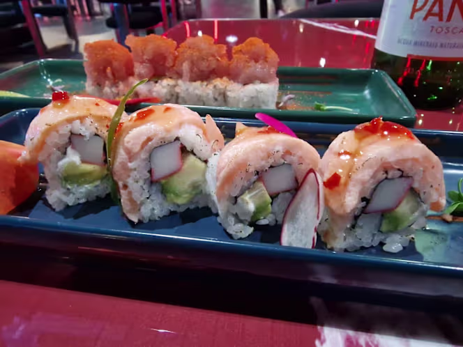 Mikaku Asian Restaurant&Louge - 2