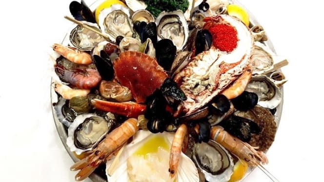 Pesce Crudo e Plateau Royal by Ristorante San Pietro Milano - 1