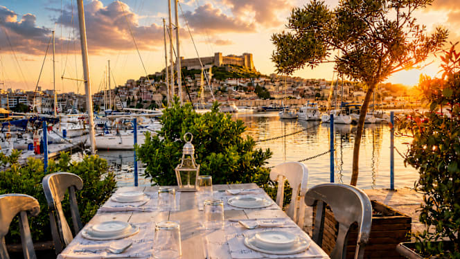 Ψαράκι Premium Seafood & Mediterranean Bites - 2