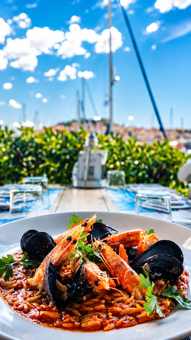 Ψαράκι Premium Seafood & Mediterranean Bites - 5