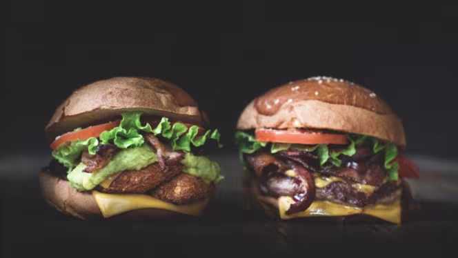 Corner Bistro Bouc - 0