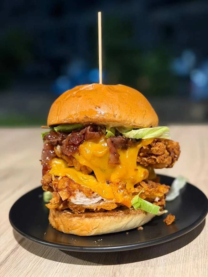 Nuz Burger and Drink - 6