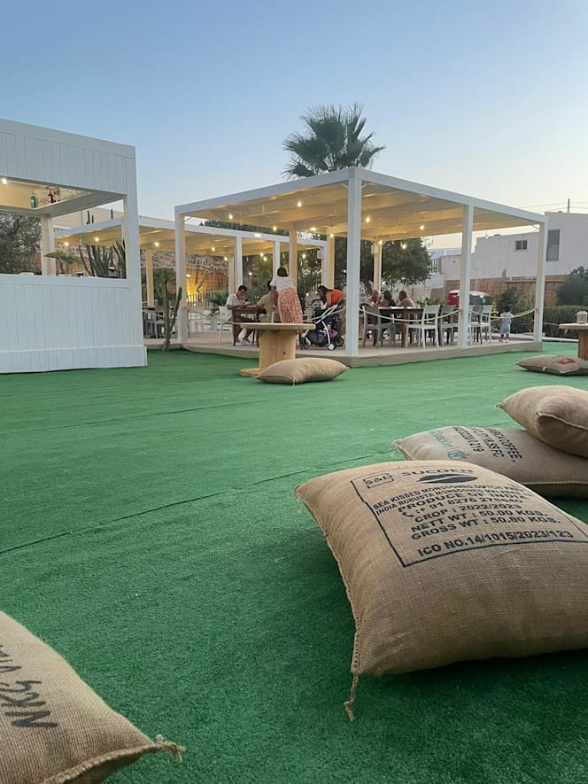 LA CAVA Food & Drink - 8