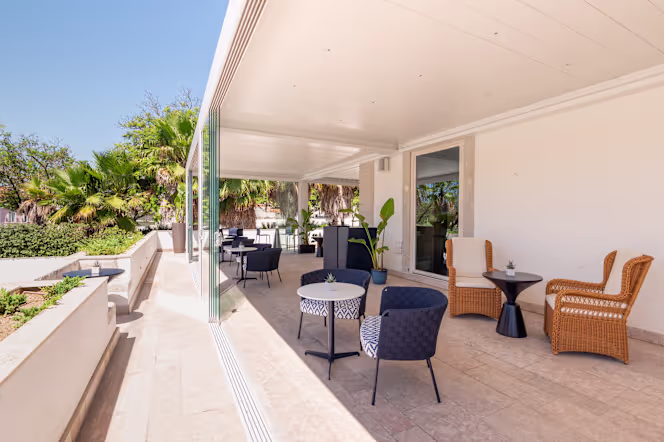 Kan.Jo Bar & Restaurant - 2