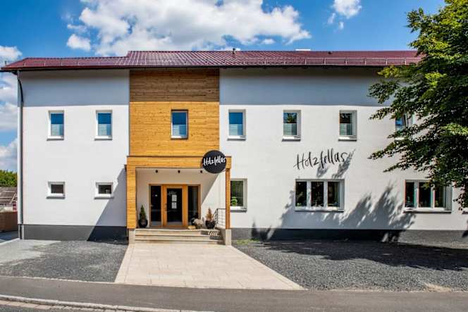 Holzfellas Restaurant - 2