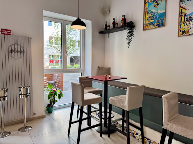 Raia - Cafe, Wein & Food - 4