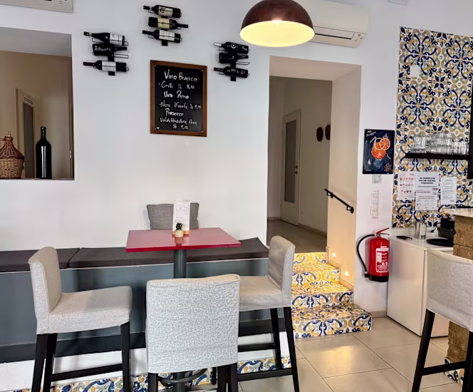 Raia - Cafe, Wein & Food - 5