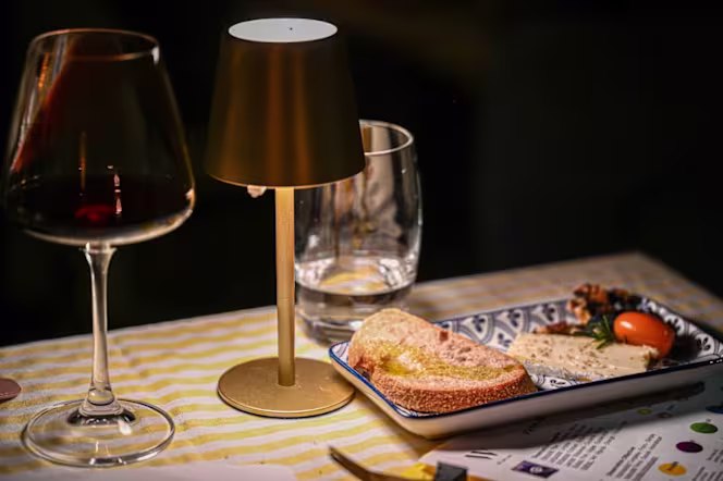 La Folie, Bar à vins et champagnes - 5