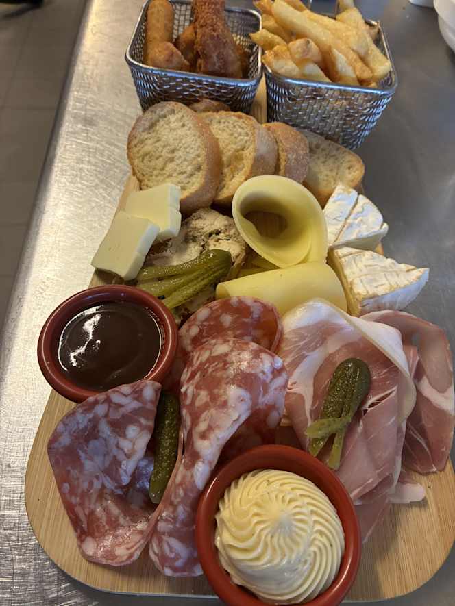 La Chaise au Plafond - 1