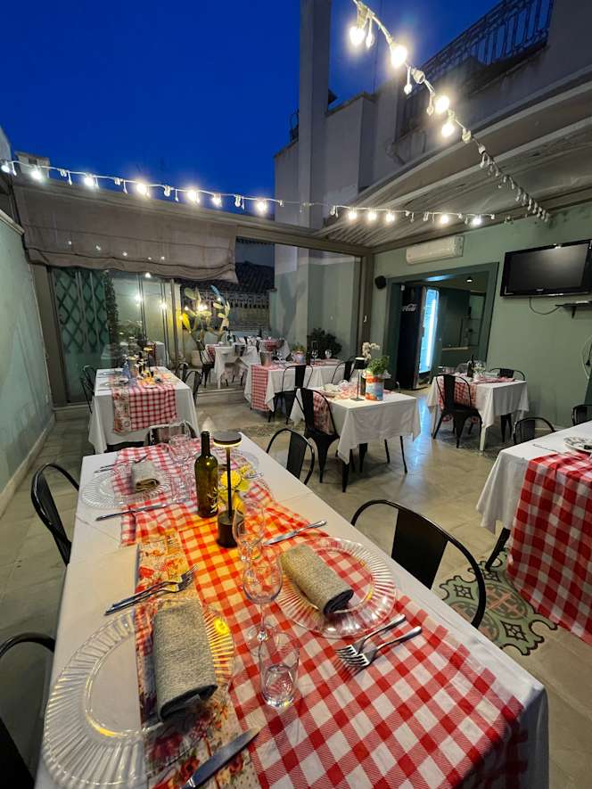 Toto & Raf Restaurant - 0