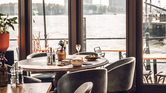 Twenty7 Aan De Maas - 0