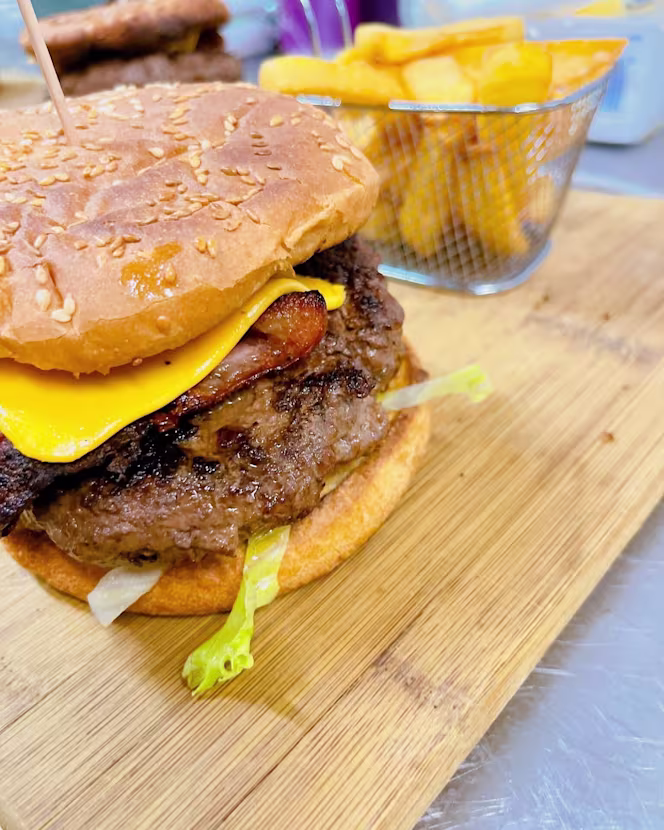 Maxim's Steakhouse & Pizzeria - 2