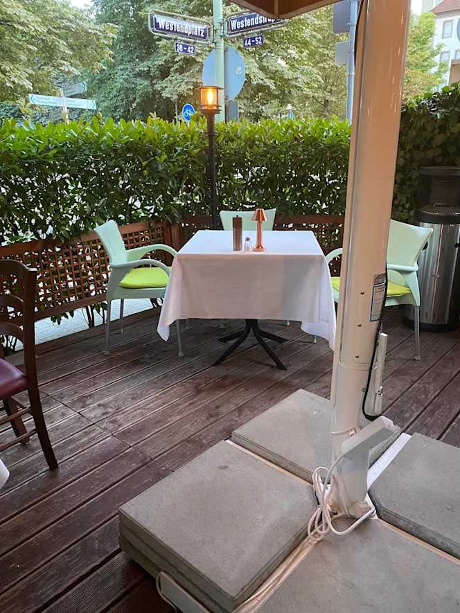 Saffron - Authentic Indian Cuisine and Bar - 4