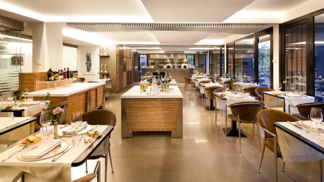 Ristorante Carducci (Hotel Mercure Villa Romanazzi Carducci) - 9