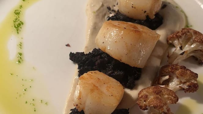 The Red Lion Hotel - 2