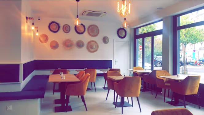 Om Eldoina - Restaurant - Paris