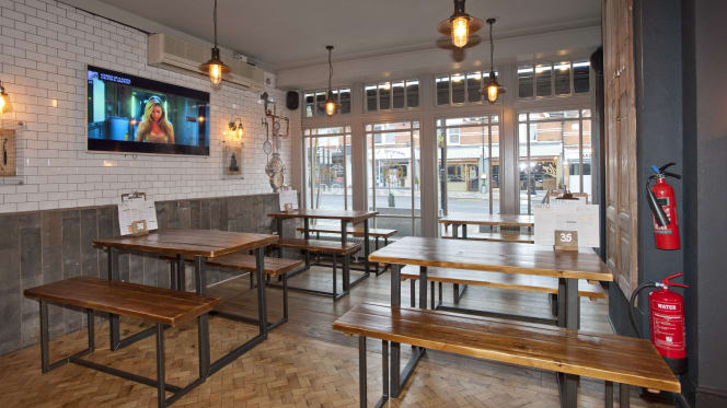 Hill Top Tap Sidcup - Sidcup - 3