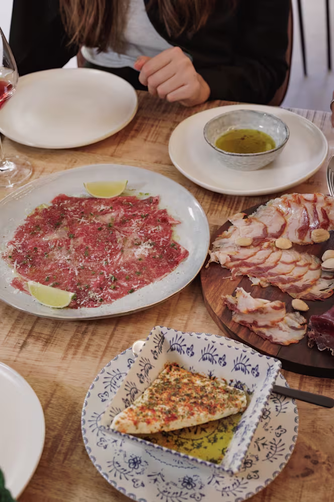 Subtil Wine Bar & Artisanal Products - 3
