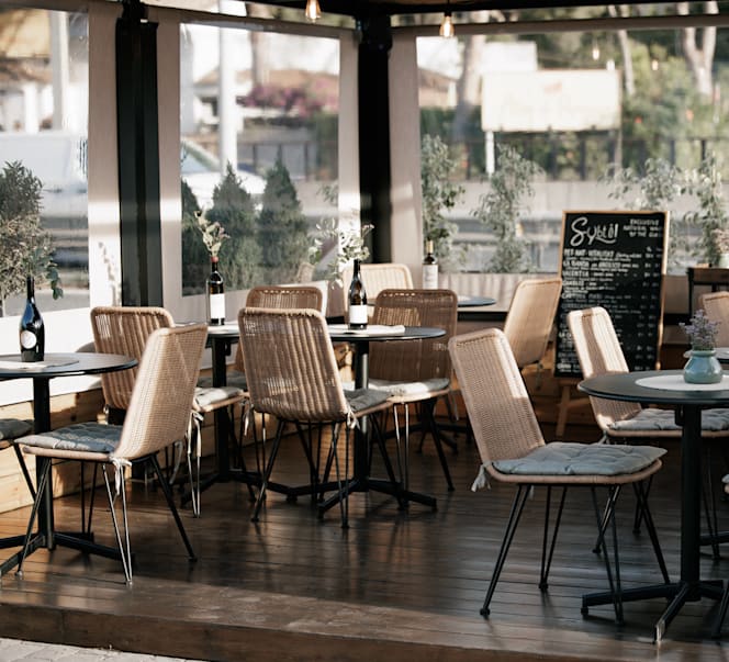 Subtil Wine Bar & Artisanal Products - 4