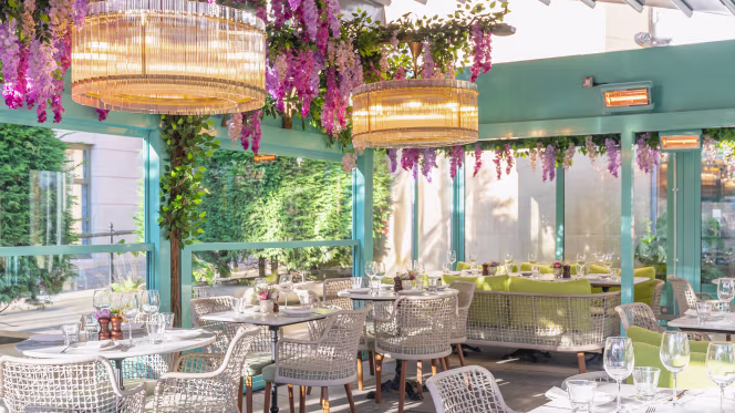 Victors Newcastle - 6