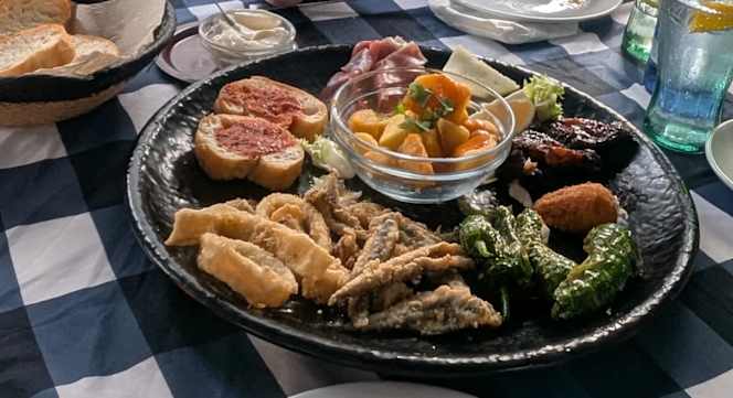 La Ola  Steakhouse - 5