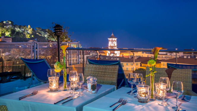 Le Moon Bar - Rooftop - 1
