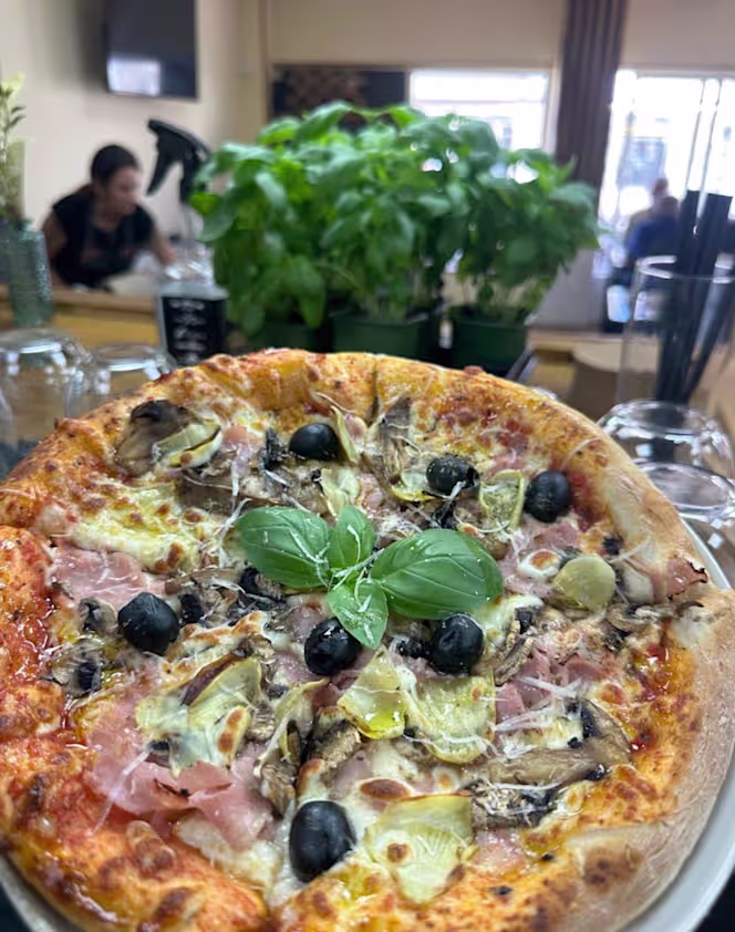 Urban Oven Pizzeria - 2
