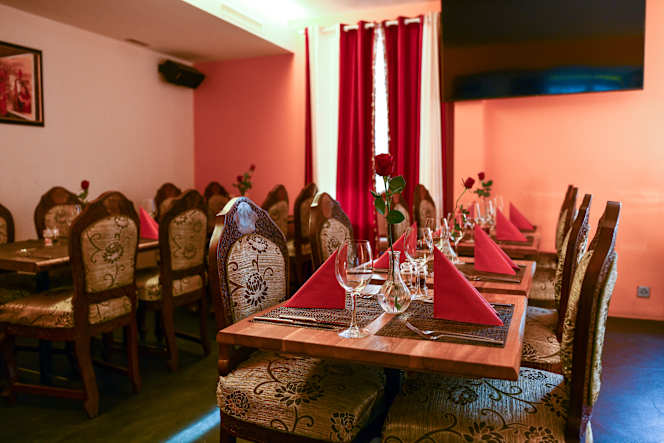 TAJ Restaurant - 9