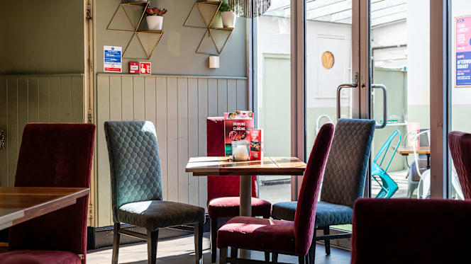 Slug and Lettuce Derby - 1