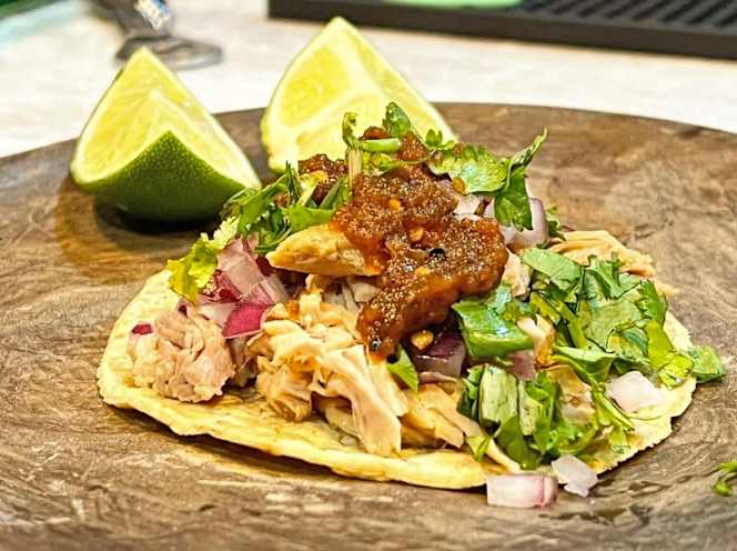 Taquería Los Carnales - 0