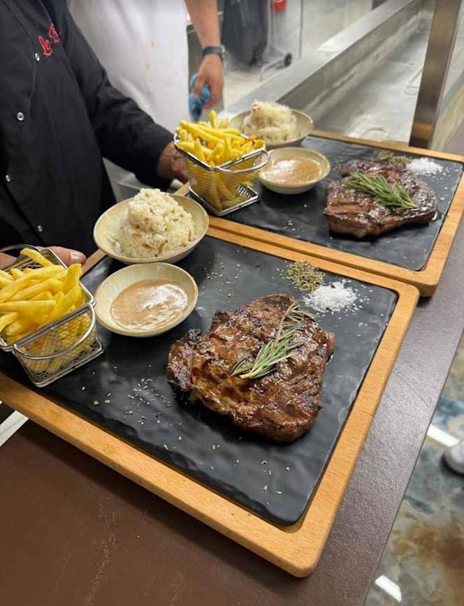 Le Baron Restaurant - 2