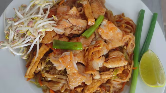 Eat Thai Craft Bar - 4