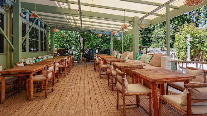 La Beach - Paris - 1