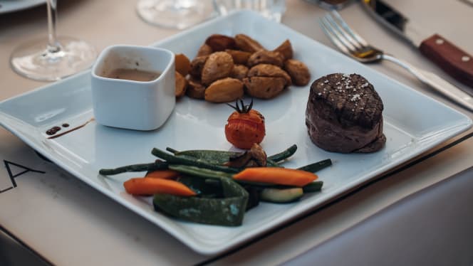 La Cour d'Honneur - 2