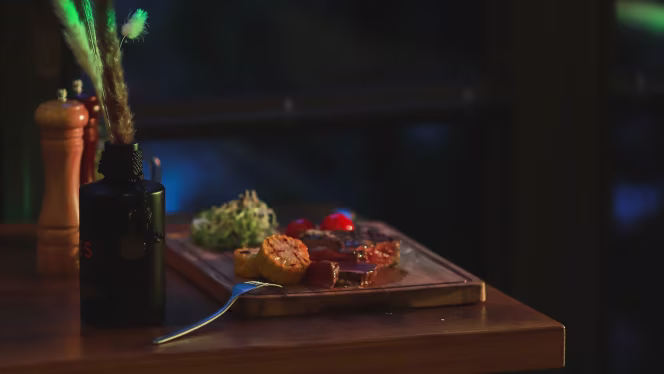 UPPER Grill & Bar - 5