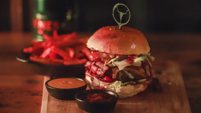 UPPER Grill & Bar - 9