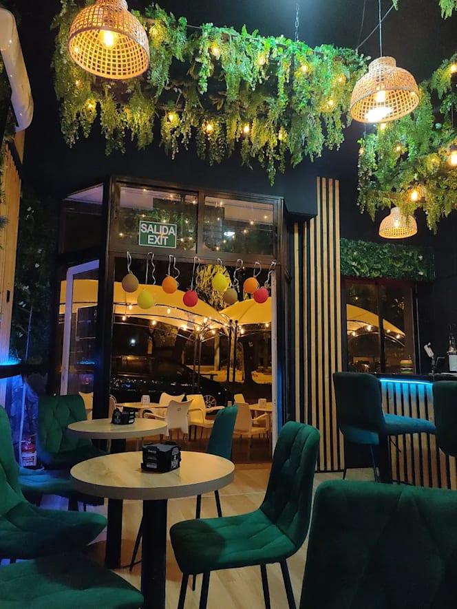 Angry Bird Burger Bar - 7