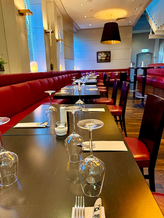 Engels, das Bistro im Opernhaus - 1