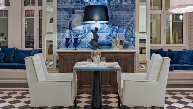 Azul e Branco - H10 Duque de Loulé - 9