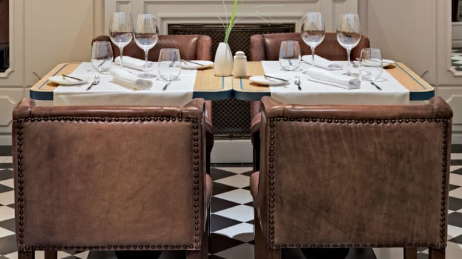 Azul e Branco - H10 Duque de Loulé - 6