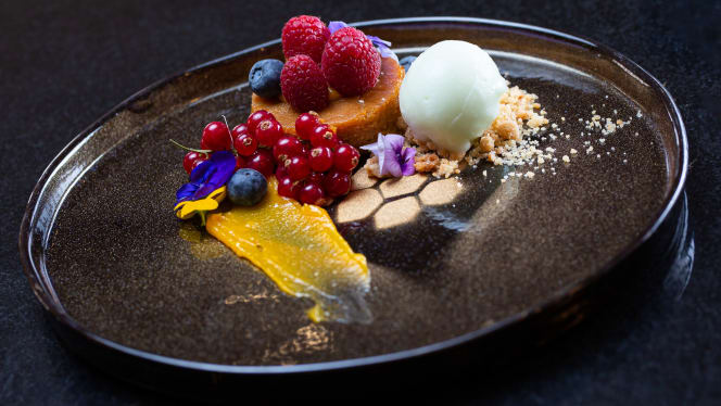 Azul e Branco - H10 Duque de Loulé - 1