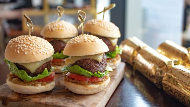 Redwood Pub & Kitchen - 2