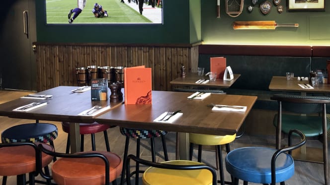 Redwood Pub & Kitchen - 7