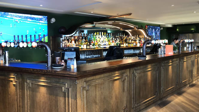 Redwood Pub & Kitchen - 8