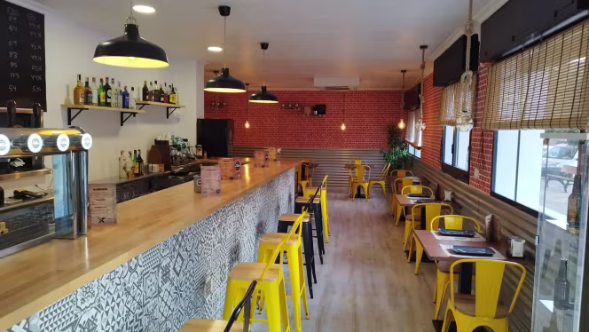 Gastrobar La Fábrica Brew-Pub - 5