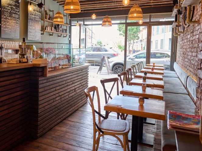 Mabelle's Cafe - 7